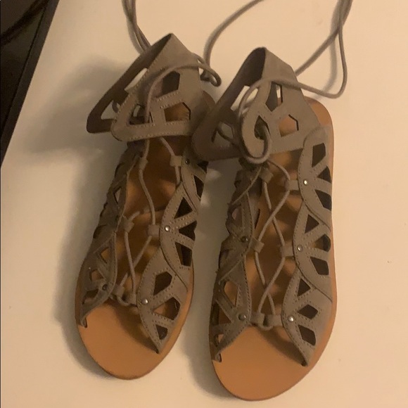 Tan/Brown strap sandals - Picture 1 of 3